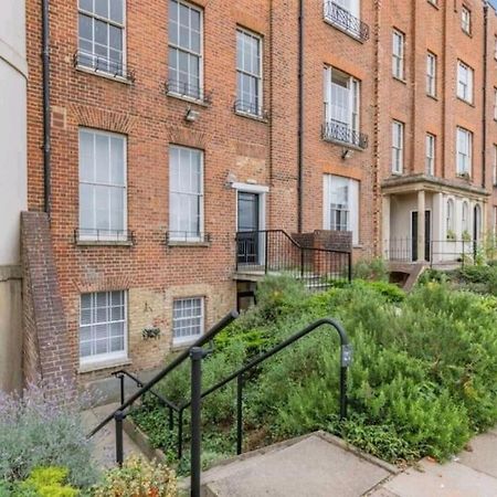 St Marg's Hideaway: Grade II Listed Luxury in Cheltenham's Heart Exterior photo